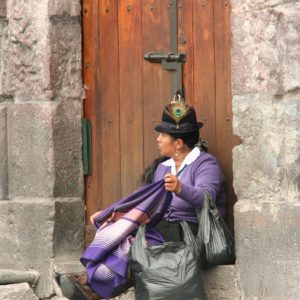 Reise Hunter Quito Frau mit Hut