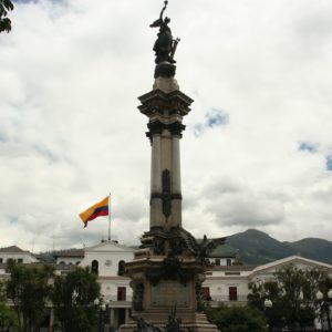 Reise Hunter Quito Plaza Grande2