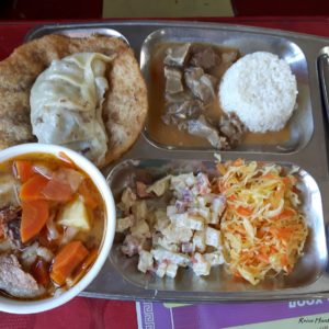 Reise Hunter Mogolei Essen Mongolisches Mix-Menü